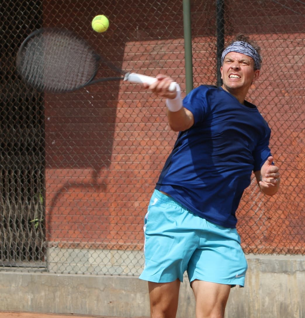 जितेन्द्रलाई हराउँदै निक सेमिफाइनलमा