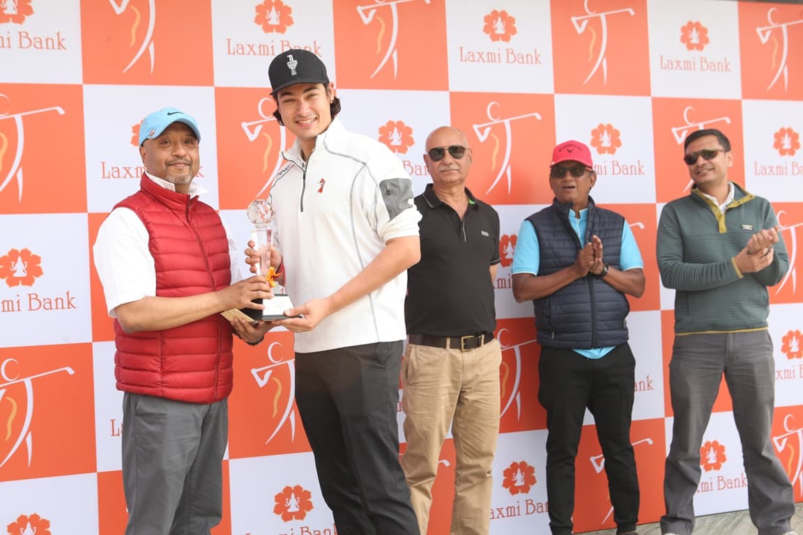 विजयलाई लक्ष्मी बैंक गल्फको उपाधि