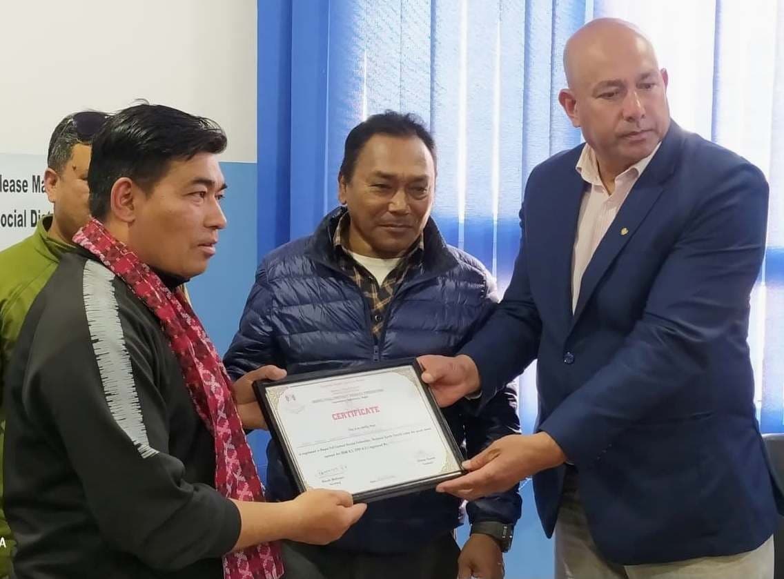 महासंघद्वारा प्रमाण पत्र वितरण