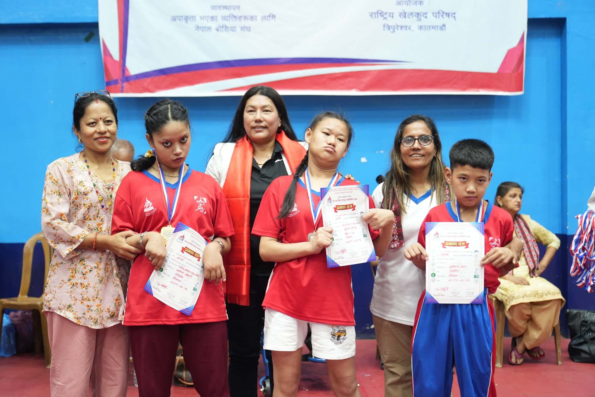 बोसियामा सुवेज्ञालाई स्वर्ण