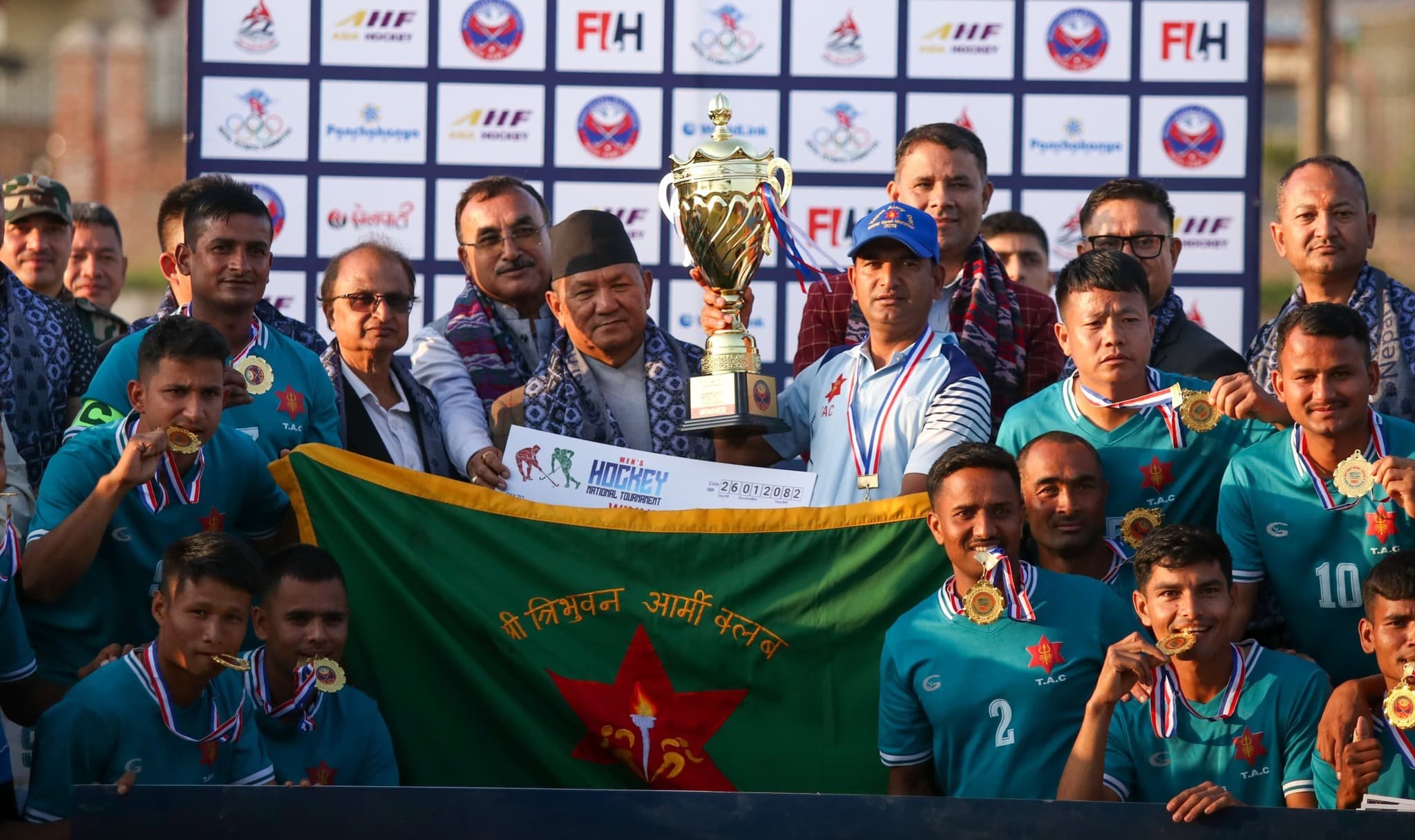 हक्कीमा आर्मीलाई दोहोरो उपाधि