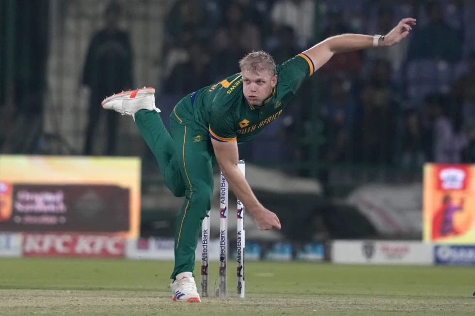 कोर्बिनलाई पिएसएलमा एक वर्षको प्रतिबन्ध