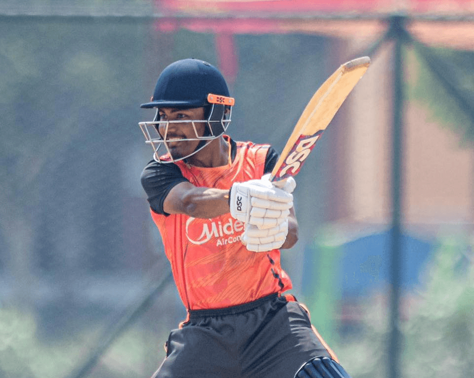 रोहितको पहिलो अर्धशतक