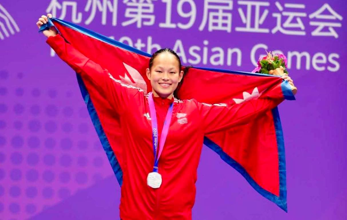 पदक विजेतालाई नगरपरिक्रमा सहित सम्मान  