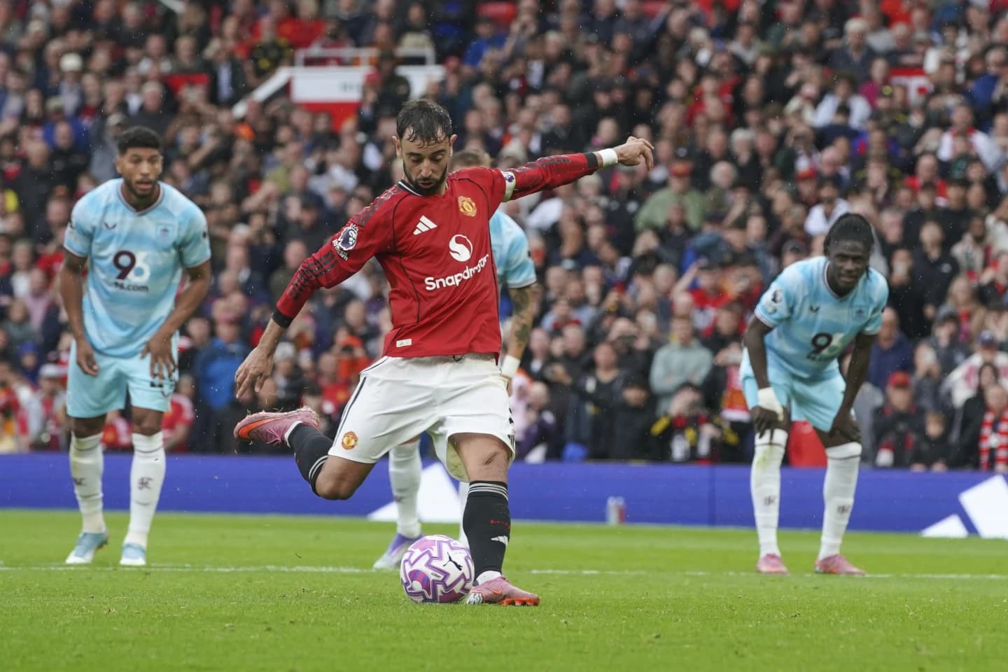 ब्रुनोको पेनाल्टी गोलमा युनाइटेडको जित