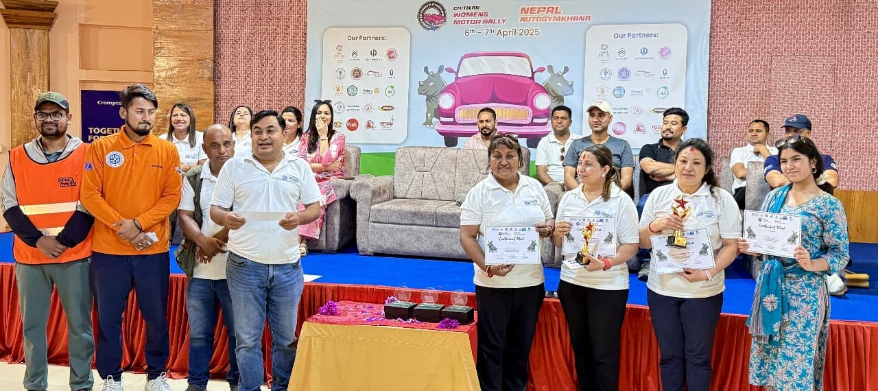 नैना र रोमासा चितवन मोटर र्यालीका च्याम्पियन