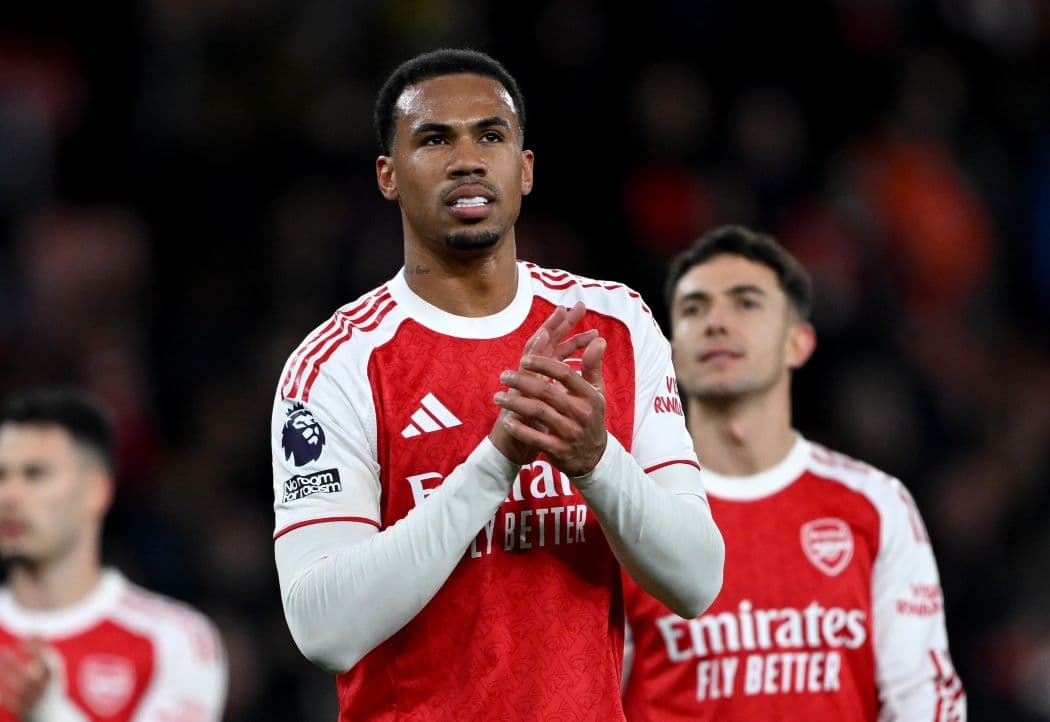 सिटीलाई उछिन्दै आर्सनल पुन: शीर्षस्थानमा फर्कियो