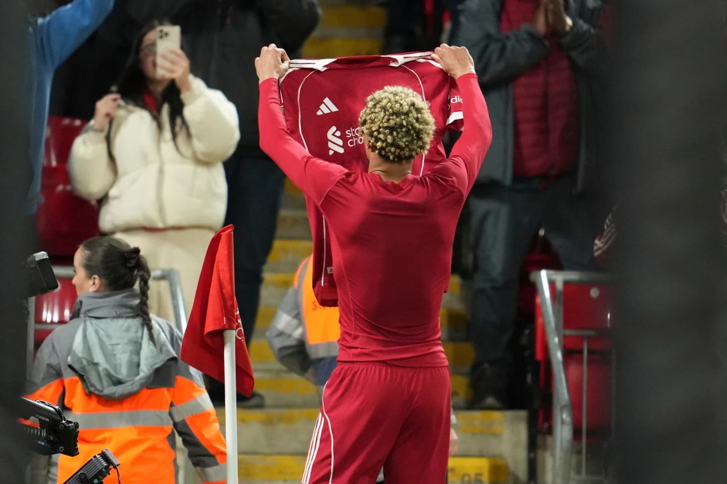 निर्णायक  एकिटिके