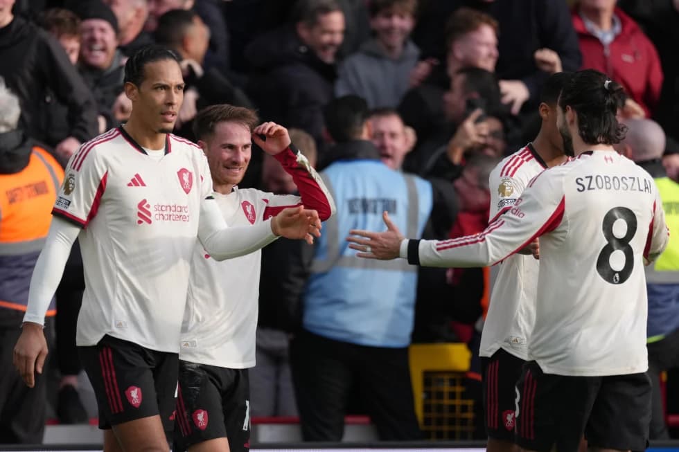 एलिस्टरले आफ्नै वरिपरि घुमाएको खेल