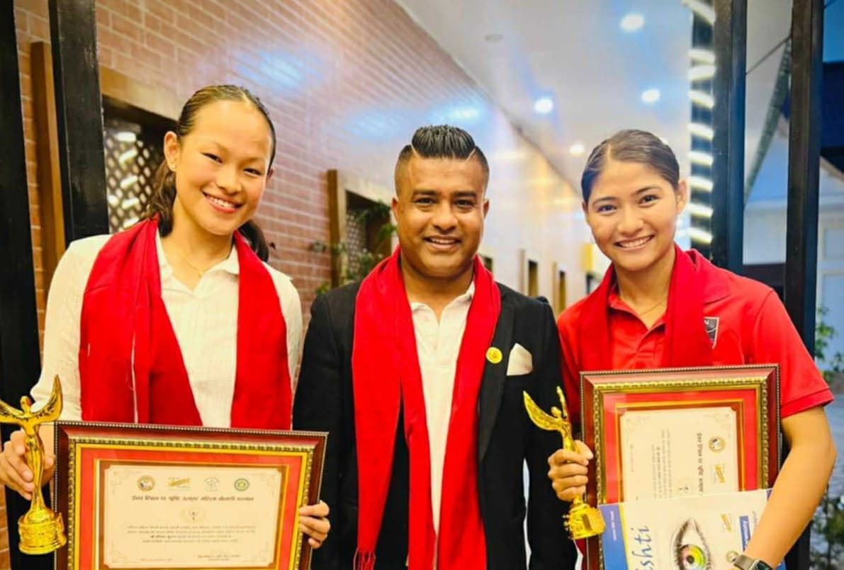 एरिका र अञ्जनालाई डा सृष्टी उत्कृष्ट महिला खेलाडीको अवार्ड