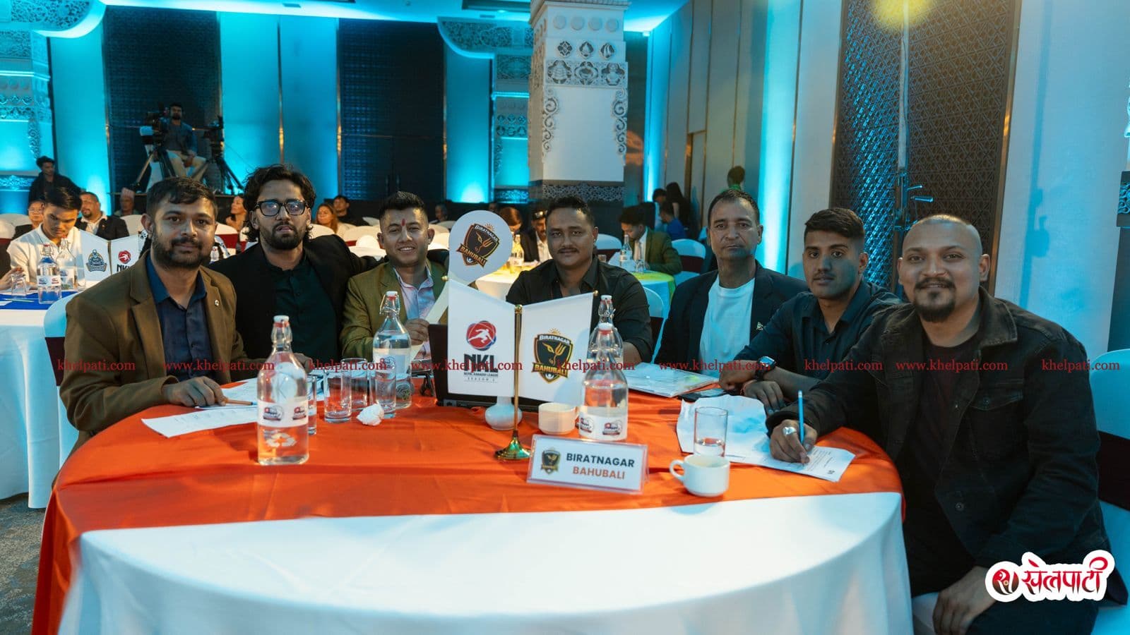 ६ टिमले लिए ८४ खेलाडी