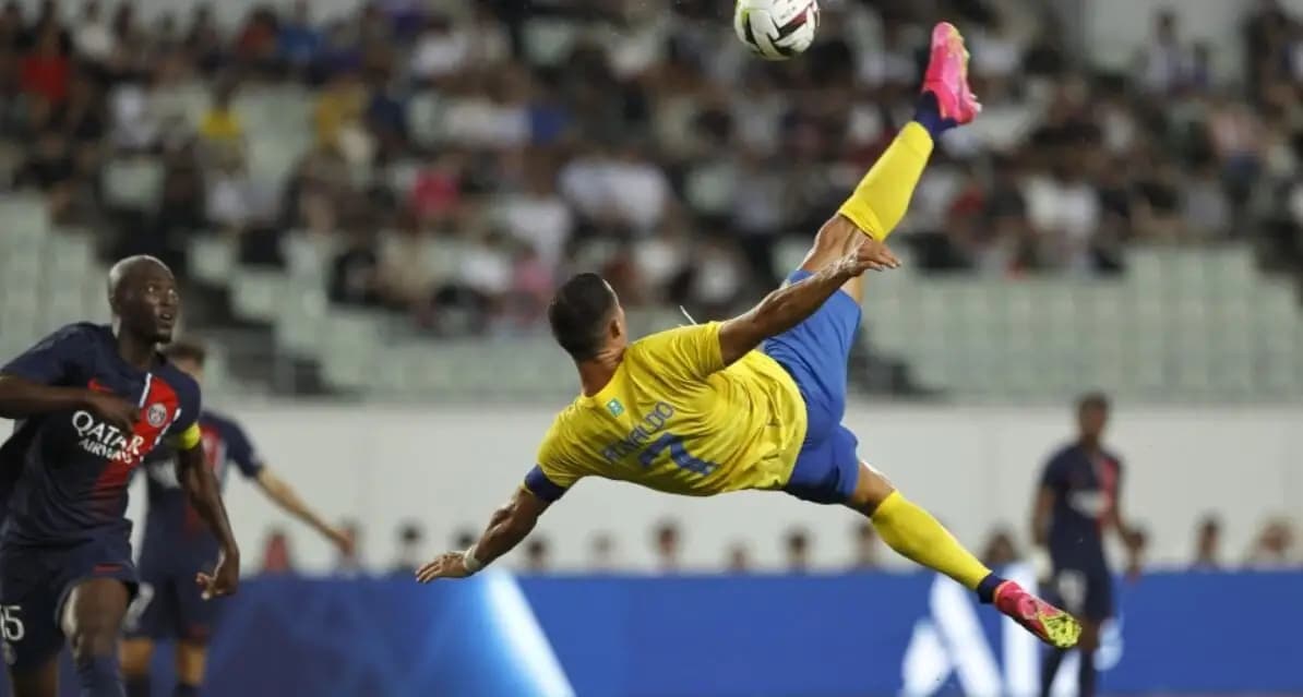 ४० वर्षको उमेर रोनाल्डोको ‘बाइसाइकल किक’