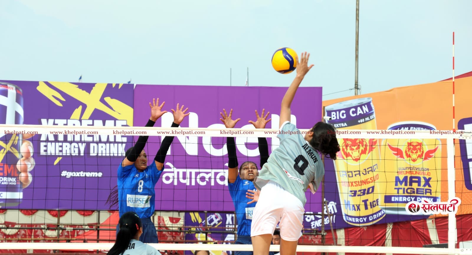 थाइल्यान्ड क्विन्ससँग पुलिसको हार