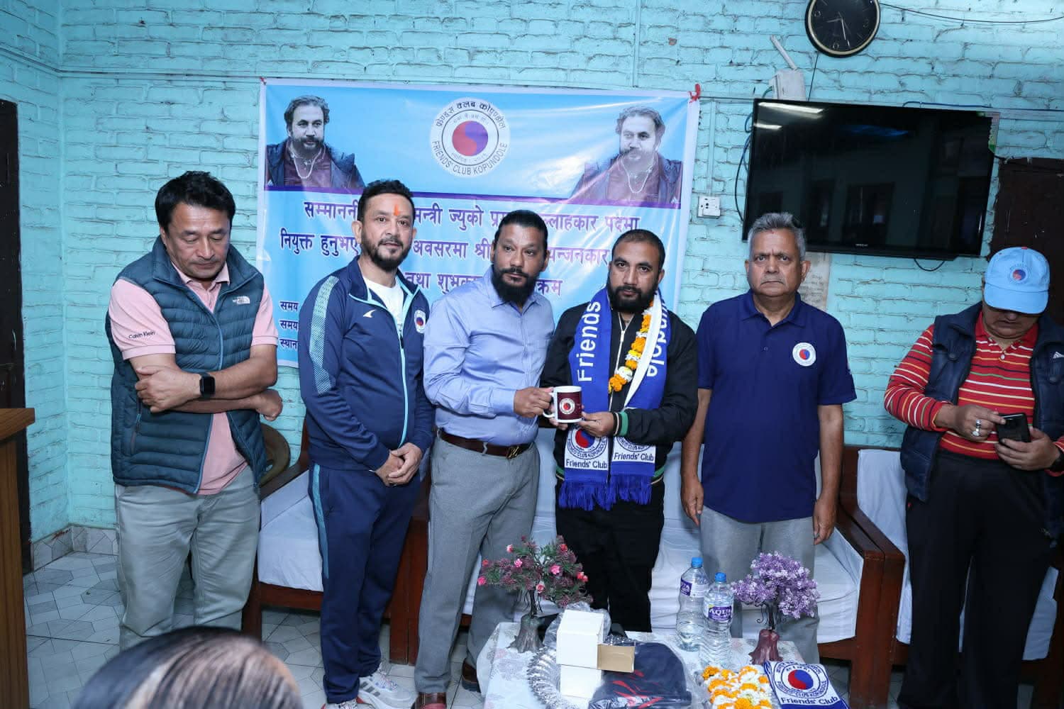 प्रधानमन्त्रीका प्रमुख सल्लाहकार बेनलाई फ्रेन्ड्सको सम्मान